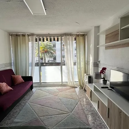 Apartment On The Wave1 *